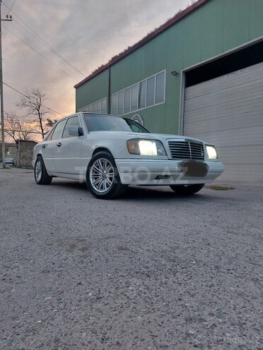 Mercedes E 200 1995, 285,000 km - 2.0 l - Bakı