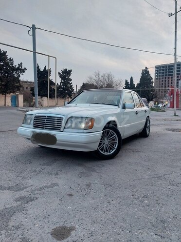 Mercedes E 200 1995, 285,000 km - 2.0 l - Bakı