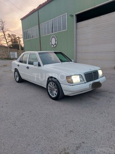 Mercedes E 200 1995, 285,000 km - 2.0 l - Bakı