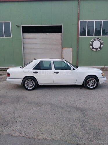 Mercedes E 200 1995, 285,000 km - 2.0 l - Bakı