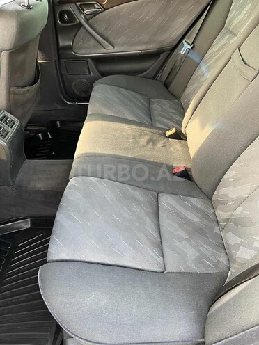 Mercedes E 220 2000, 308,000 km - 2.2 l - Bakı