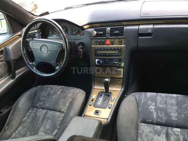 Mercedes E 230 1997, 490,000 km - 2.3 л - Bakı