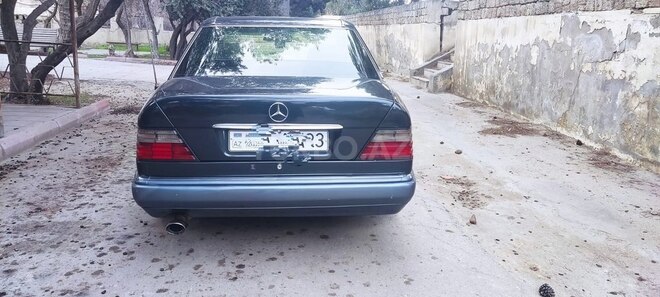 Mercedes E 220 1995, 520,000 km - 2.2 l - Bakı