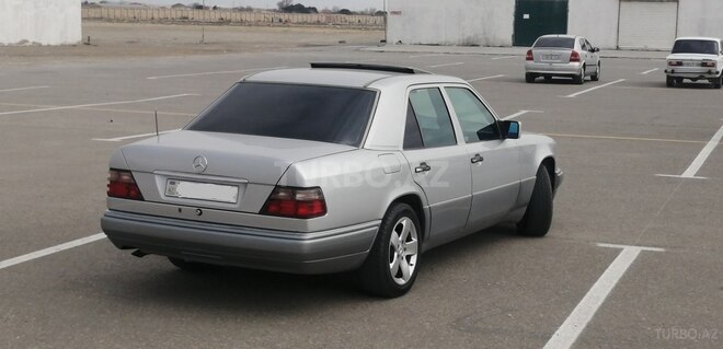 Mercedes E 200 1994, 286,000 km - 2.0 л - Bakı