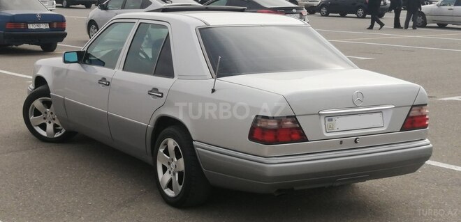 Mercedes E 200 1994, 286,000 km - 2.0 л - Bakı