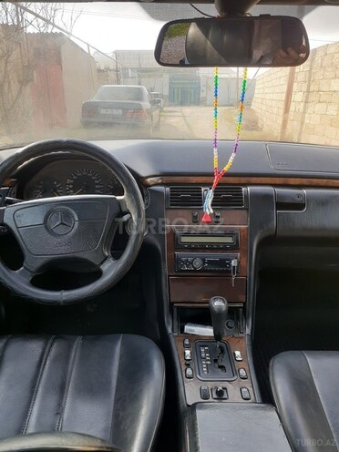 Mercedes E 200 1998, 323,000 km - 2.0 l - Bakı