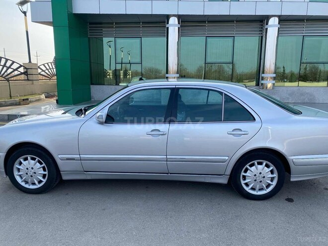 Mercedes E 220 2001, 246,000 km - 2.2 l - Beyləqan