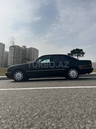 Mercedes E 320 1999, 265,000 km - 3.2 l - Bakı
