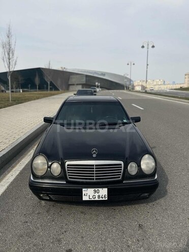 Mercedes E 320 1999, 265,000 km - 3.2 l - Bakı