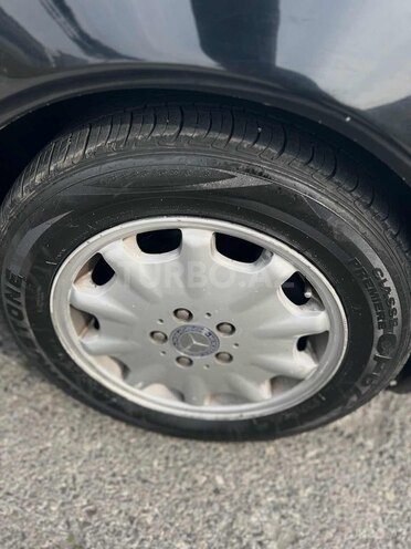 Mercedes E 320 1999, 265,000 km - 3.2 l - Bakı