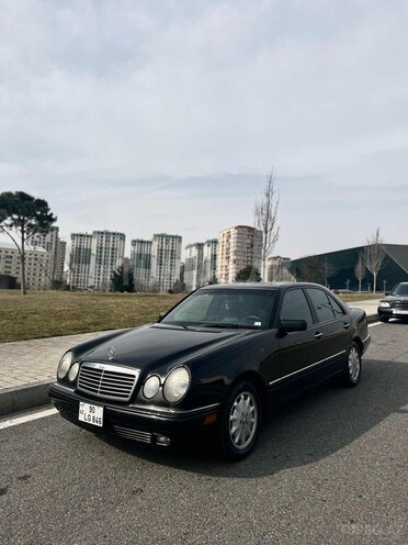 Mercedes E 320 1999, 265,000 km - 3.2 l - Bakı