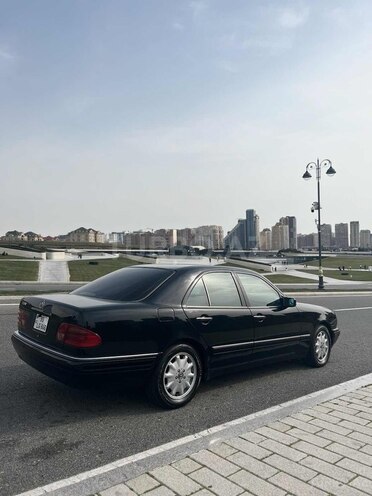 Mercedes E 320 1999, 265,000 km - 3.2 l - Bakı