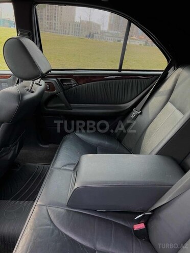 Mercedes E 320 1999, 265,000 km - 3.2 l - Bakı