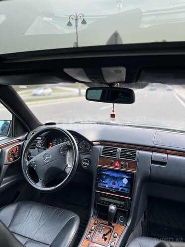 Mercedes E 320 1999, 265,000 km - 3.2 l - Bakı