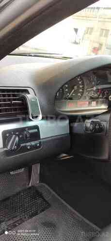 BMW 320 2002, 286,000 km - 2.2 л - Bakı