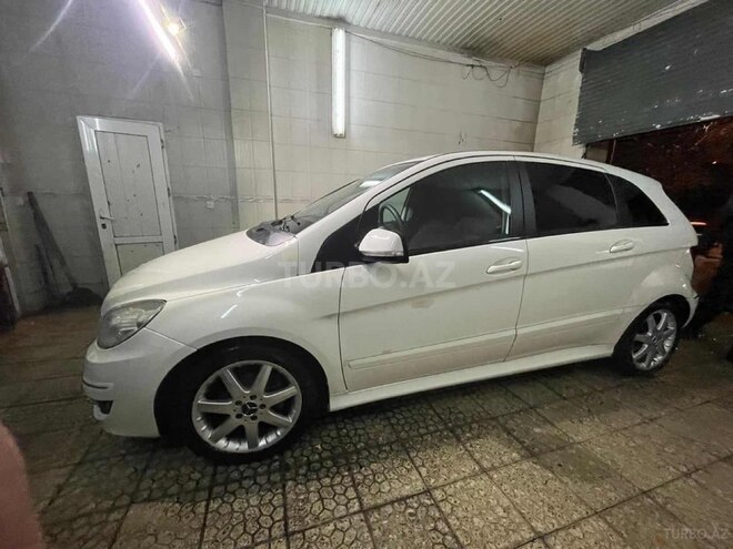 Mercedes B 180 2009, 210,000 km - 1.7 l - Bakı