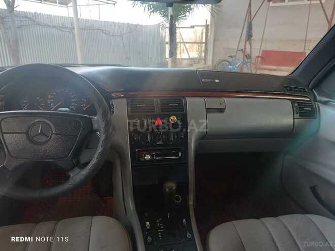 Mercedes E 240 1997, 351,258 km - 2.4 l - Salyan