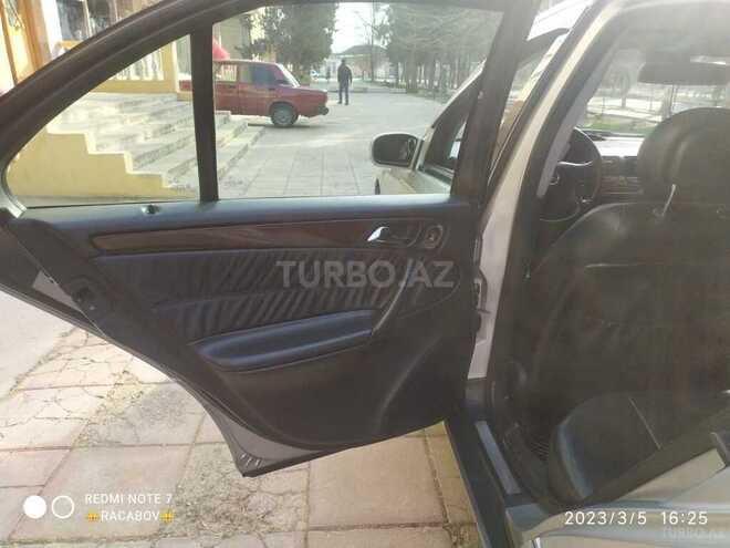 Mercedes C 240 2001, 390,000 km - 2.6 l - Qobustan