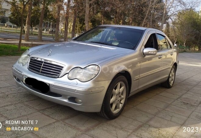 Mercedes C 240 2001, 390,000 km - 2.6 l - Qobustan