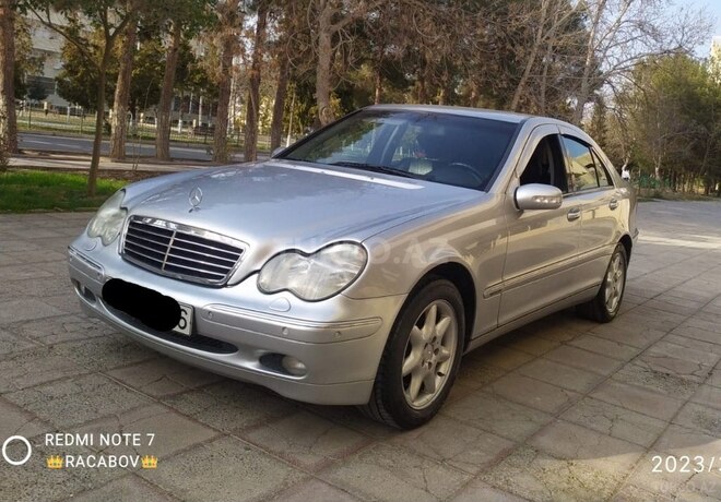 Mercedes C 240 2001, 390,000 km - 2.6 l - Qobustan