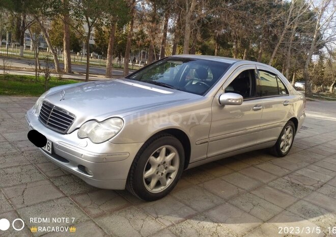 Mercedes C 240 2001, 390,000 km - 2.6 l - Qobustan