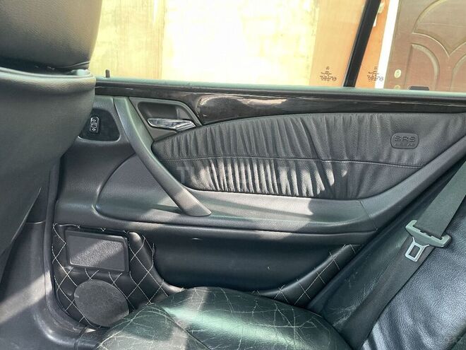 Mercedes E 320 2000, 293,000 km - 3.2 l - Bakı