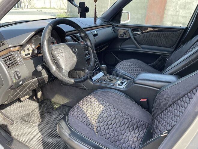 Mercedes E 320 2000, 293,000 km - 3.2 l - Bakı