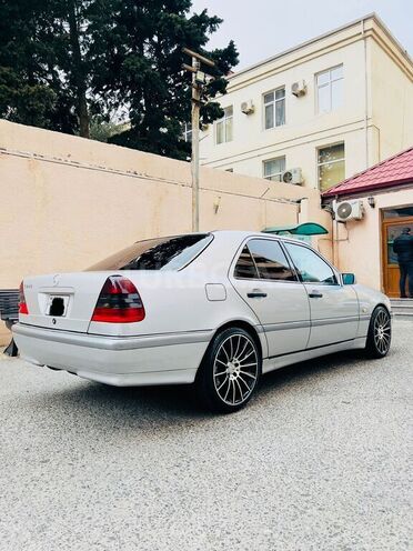 Mercedes C 240 1999, 279,500 km - 2.4 l - Bakı