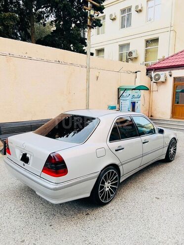 Mercedes C 240 1999, 279,500 km - 2.4 l - Bakı