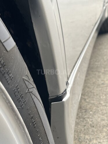 Mercedes E 240 2001, 276,971 km - 2.4 l - Bakı