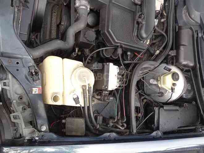 Mercedes E 230 1995, 398,000 km - 2.3 l - Sumqayıt