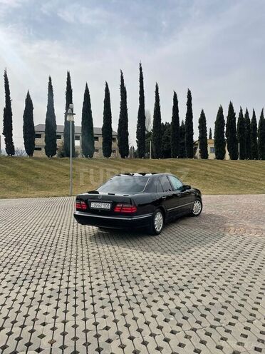 Mercedes E 320 2000, 210,800 km - 3.2 l - Şəmkir