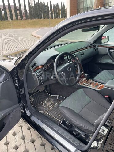Mercedes E 320 2000, 210,800 km - 3.2 l - Şəmkir