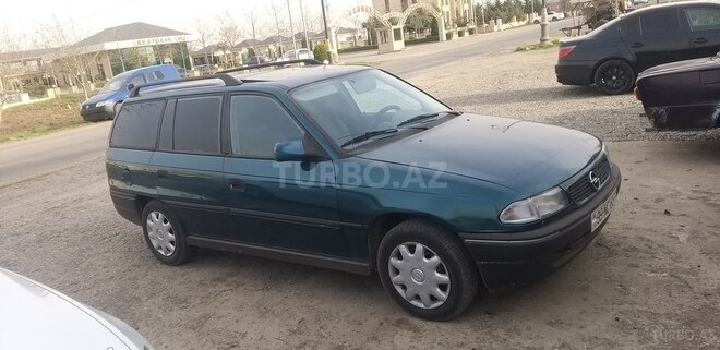 Opel Astra 1993, 300,000 km - 1.6 l - Cəlilabad