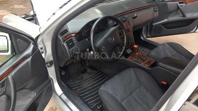 Mercedes E 270 2001, 375,000 km - 2.7 л - Ağcabədi