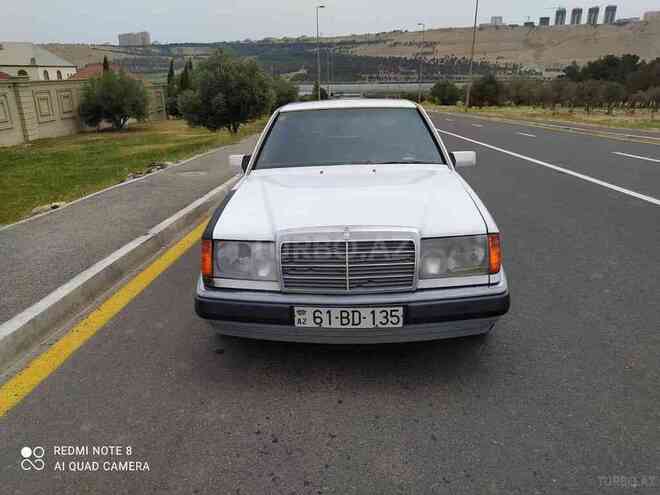 Mercedes E 250 1990, 300,000 km - 2.5 l - Bakı