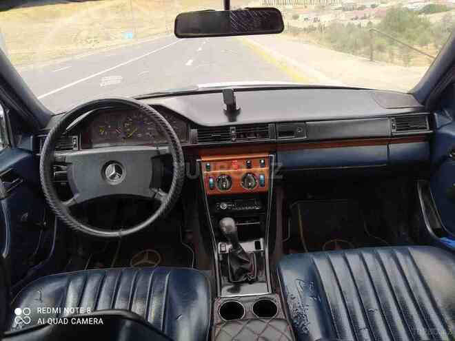 Mercedes E 250 1990, 300,000 km - 2.5 l - Bakı