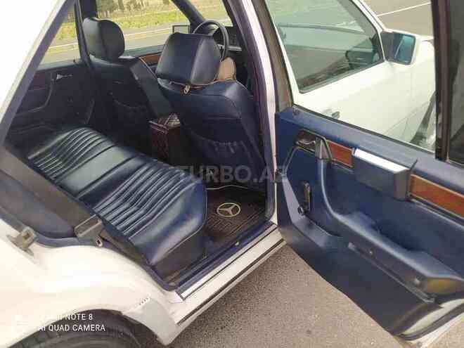 Mercedes E 250 1990, 300,000 km - 2.5 l - Bakı