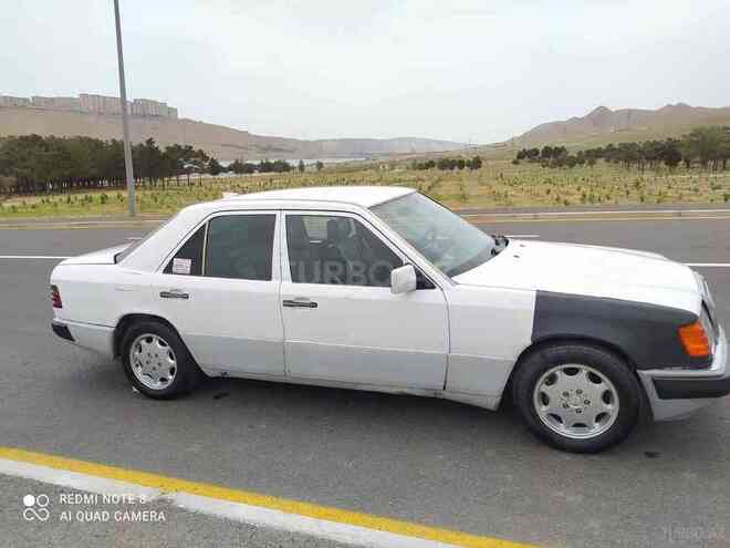 Mercedes E 250 1990, 300,000 km - 2.5 l - Bakı