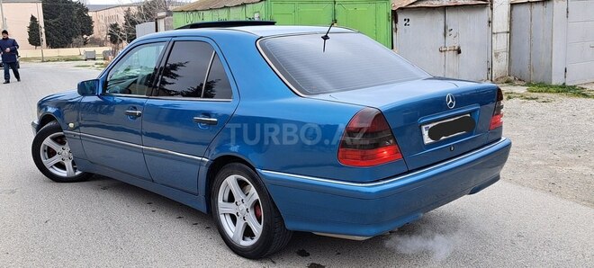 Mercedes C 240 1999, 324,000 km - 2.4 l - Sumqayıt