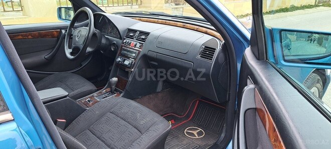 Mercedes C 240 1999, 324,000 km - 2.4 l - Sumqayıt