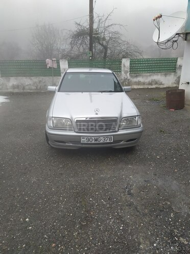 Mercedes C 180 1998, 300,110 km - 2.0 l - Quba
