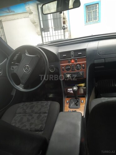 Mercedes C 180 1998, 300,110 km - 2.0 l - Quba