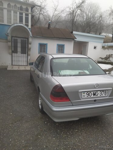 Mercedes C 180 1998, 300,110 km - 2.0 l - Quba