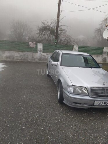 Mercedes C 180 1998, 300,110 km - 2.0 l - Quba