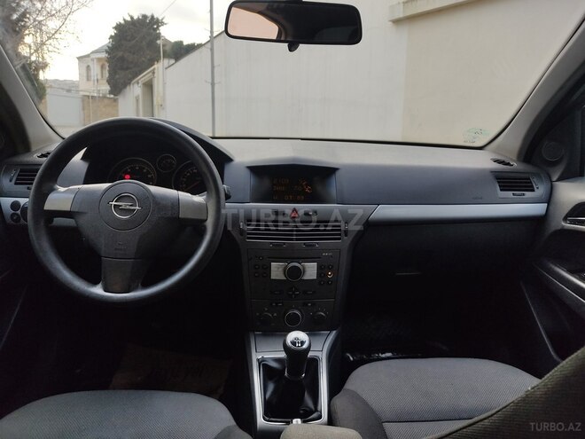 Opel Astra 2004, 232,000 km - 1.4 l - Bakı