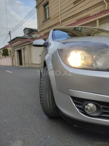 Opel Astra 2004, 232,000 km - 1.4 l - Bakı