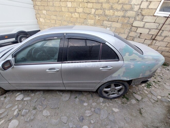 Mercedes C 240 2004, 322,000 km - 2.6 л - Bakı