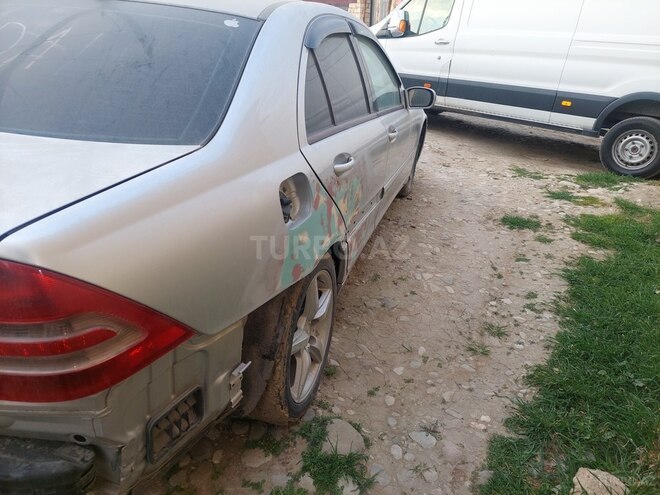 Mercedes C 240 2004, 322,000 km - 2.6 л - Bakı