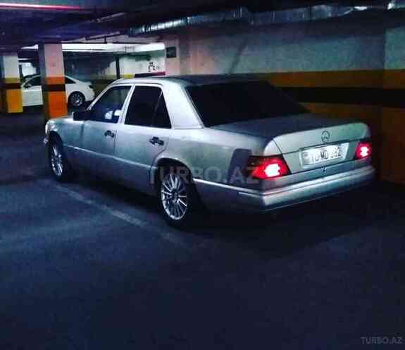 Mercedes E 200 1994, 472,948 km - 2.0 l - Xudat